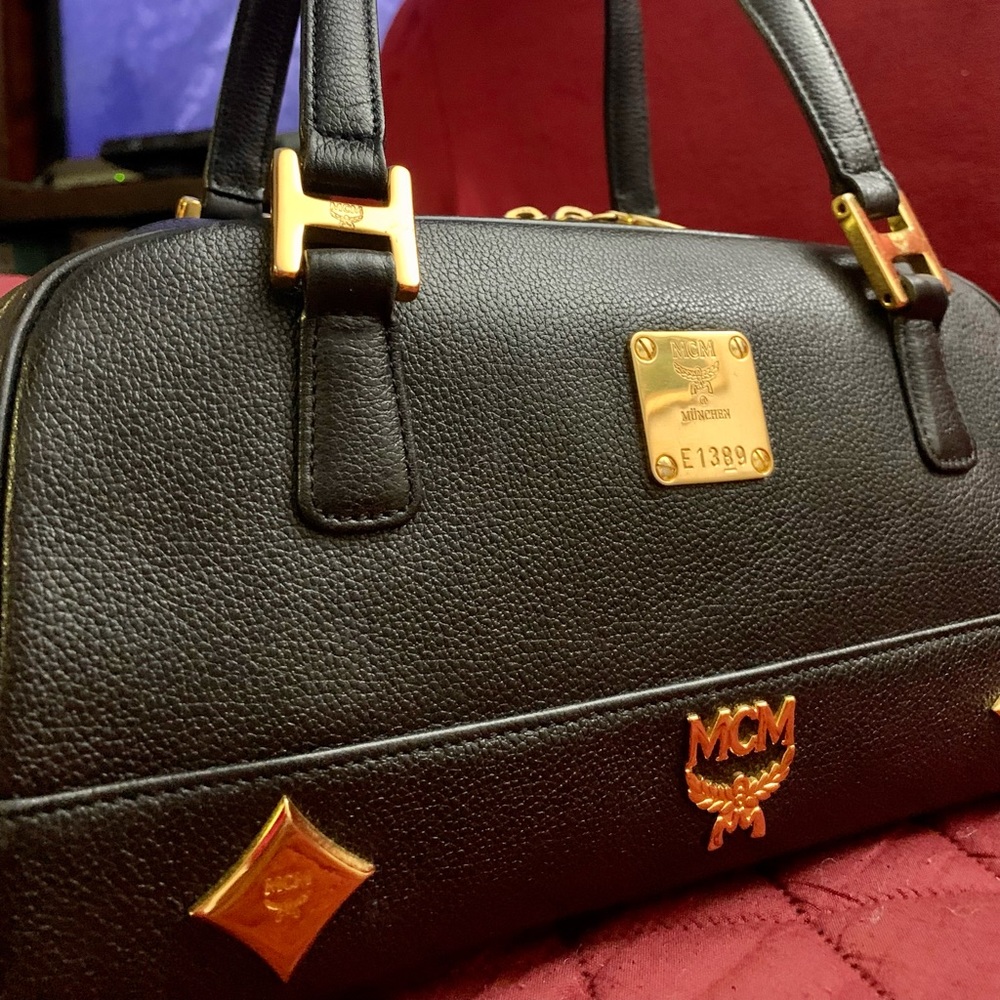 💯 Authentic MCM Gold Studded Handbag in Black Calf Leather - Picture 16 of 16